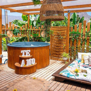 DayPass o NightPass para 2 en espacio privado con bañera o jacuzzi + picoteo